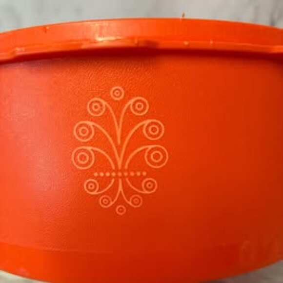Vintage Tupperware Servalier Orange Round Container w/ Starburst Lid - Picture 3 of 9